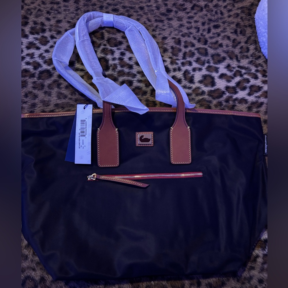 Dooney and Bourke wayfarer tote bag purse